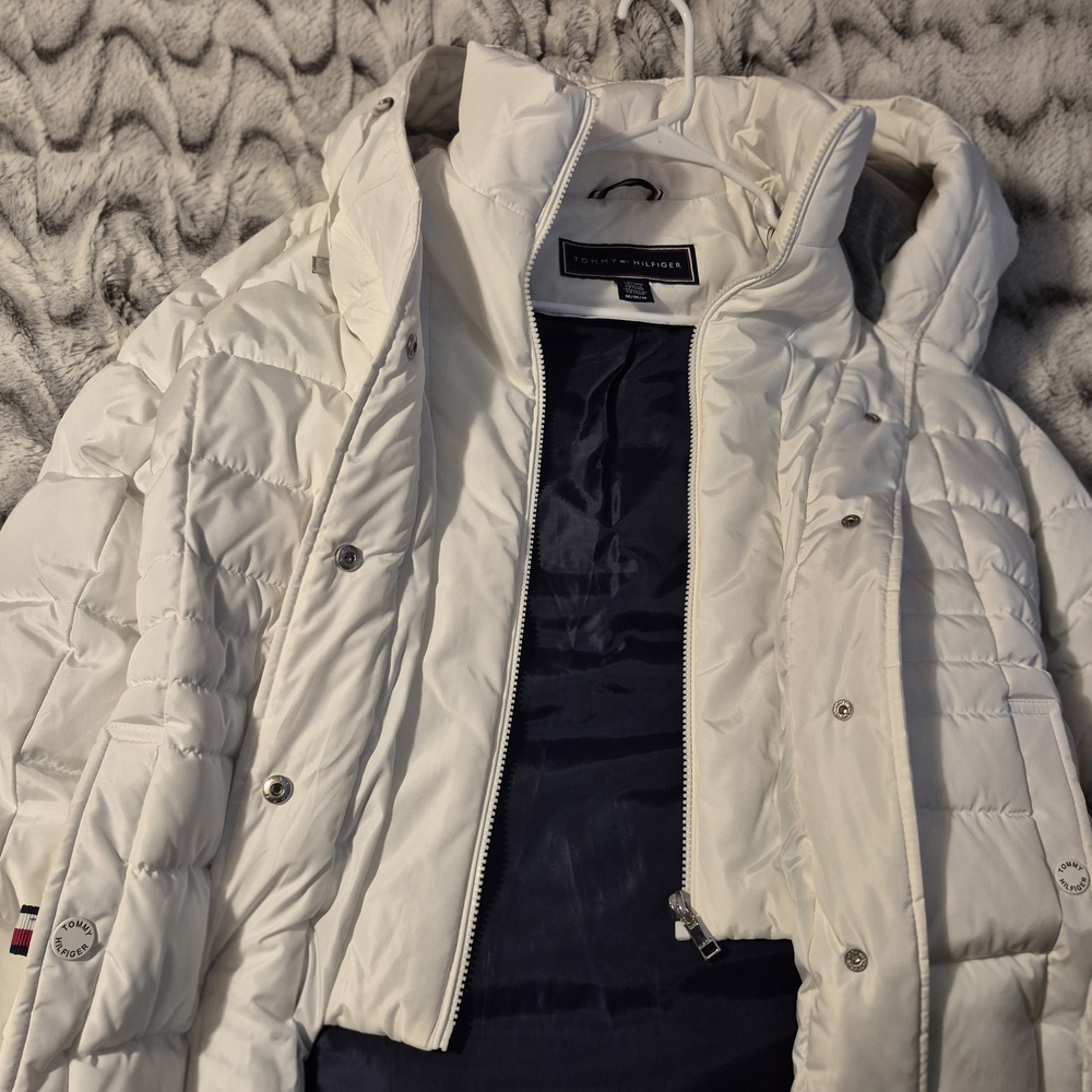 M Tommy Hilfiger White Puffer Jacket WOMANS - Picture 13 of 13